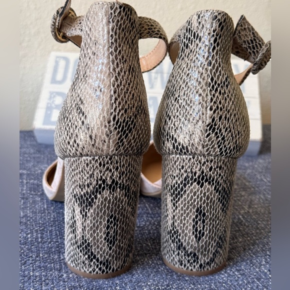 SNAKE PRINT HEELS. CLOSED TOE, ANKLE STRAP LAUREN CONRAD HYDRANGEA SHOES. GUC - Picture 3 of 16